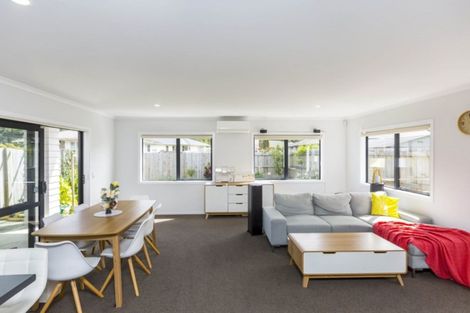 Photo of property in 10 Reubens Farm Lane, Taita, Lower Hutt, 5011