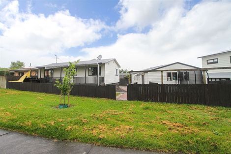 Photo of property in 3a Vela Place, Clarks Beach, 2122