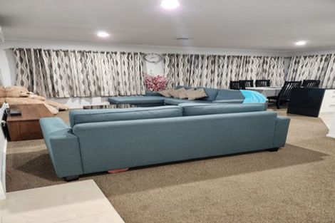 Photo of property in 2/34 Manuroa Road, Takanini, 2112