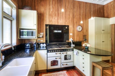 Photo of property in 15 Cameron Road, Bluff Hill, Napier, 4110