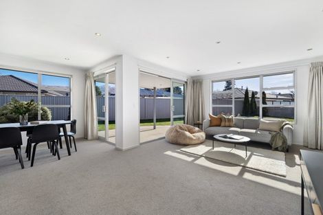 Photo of property in 12 Crabbe Place, Cromwell, 9310