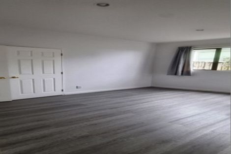 Photo of property in 2 Graham Collins Drive, Windsor Park, Auckland, 0632