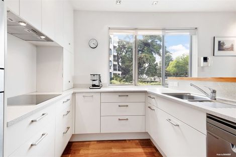 Photo of property in 5/7 The Promenade, Takapuna, Auckland, 0622