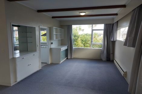 Photo of property in 2 Mamaku Grove, Khandallah, Wellington, 6035