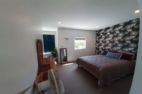 Photo of property in 76g Edmonton Road, Henderson, Auckland, 0612