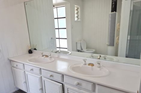 Photo of property in 38 Normanton Street, Glenfield, Auckland, 0629