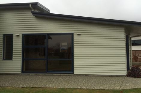 Photo of property in 40 Kelliher Drive, Wanaka, 9305