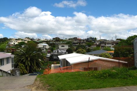 Photo of property in 9 Zita Avenue, Matakatia, Whangaparaoa, 0930