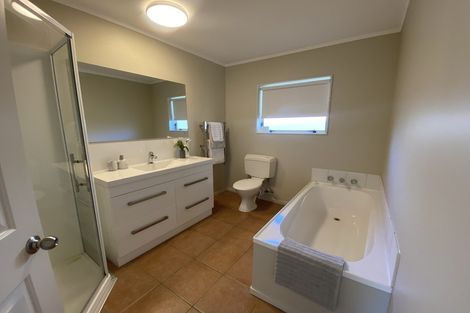 Photo of property in 16 Ryden Place, Glen Eden, Auckland, 0602