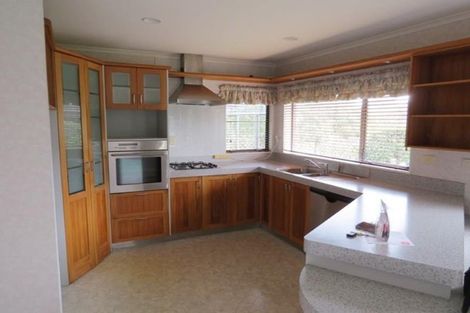 Photo of property in 13 Del Mar Place, Merrilands, New Plymouth, 4312