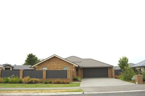 Photo of property in 52 Puhara Avenue, Parklands, Christchurch, 8083