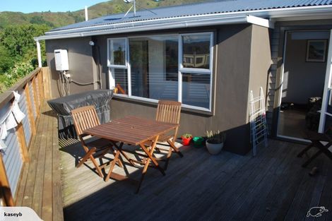 Photo of property in 3 Hill Grove, Naenae, Lower Hutt, 5011