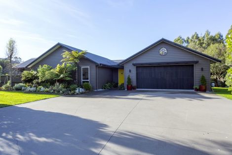 Photo of property in 21 Stewart Glen, Acacia Bay, Taupo, 3385