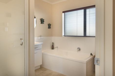 Photo of property in 3 Kinder Street, Acacia Bay, Taupo, 3330