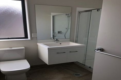 Photo of property in 60a Seymour Road, Sunnyvale, Auckland, 0612