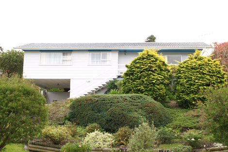 Photo of property in 18 Judkins Crescent, Cockle Bay, Auckland, 2014