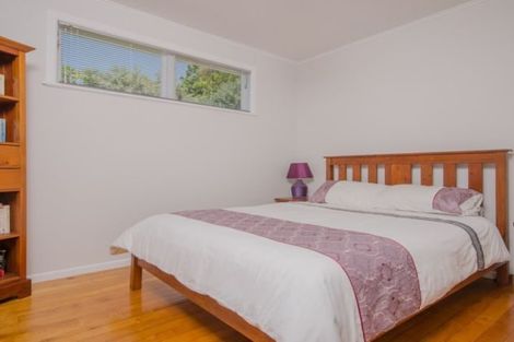 Photo of property in 3 Thuja Street, Green Bay, Auckland, 0604