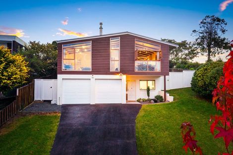 Photo of property in 30 Meadowvale Avenue, Forrest Hill, Auckland, 0620