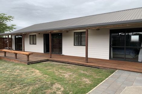 Photo of property in 8 Porritt Place, Waipukurau, 4200