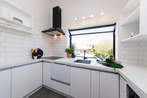 Photo of property in 75a Waterloo Crescent, Hokowhitu, Palmerston North, 4410