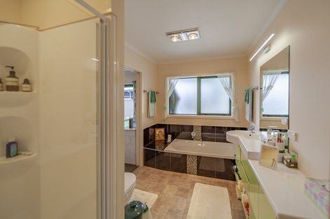 Photo of property in 7 Gregory Grove, Clive, 4102