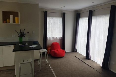 Photo of property in 94 Chislehurst Street, Henderson, Auckland, 0612