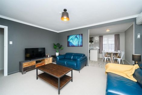 Photo of property in 2 Chester Crescent, West End, Palmerston North, 4410