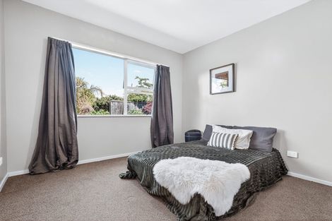 Photo of property in 2/35 Fairview Terrace, Waipahihi, Taupo, 3330
