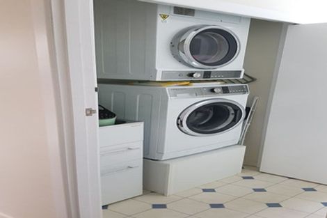 Photo of property in 38a Sunnynook Road, Sunnynook, Auckland, 0620