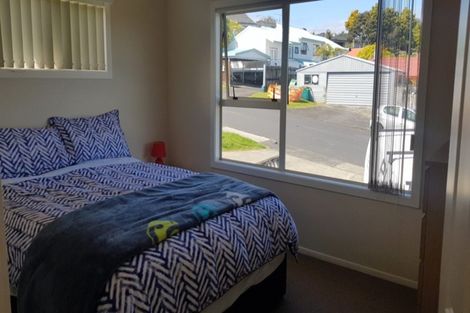 Photo of property in 2/11 Anne Mclean Drive, Bayview, Auckland, 0629