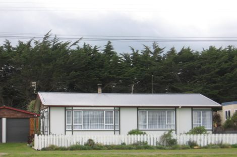 Photo of property in 37 Nash Parade, Foxton Beach, Foxton, 4815