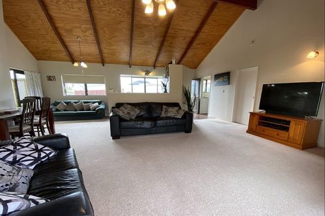 Photo of property in 152 Mayfair Avenue, Whangamata, 3620