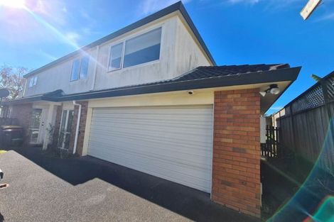 Photo of property in 2 Birchlea Rise, Goodwood Heights, Auckland, 2105