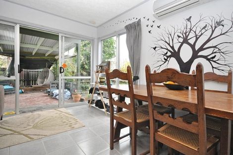 Photo of property in 2 Edwin Freeman Place, Ranui, Auckland, 0612