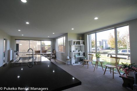 Photo of property in 28 Kuaka Drive, Takanini, 2112