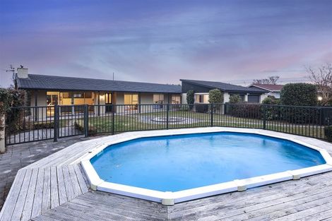 Photo of property in 9c Quinton Place, Bishopdale, Christchurch, 8053