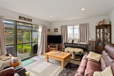 Photo of property in 2/30 Tuckers Road, Redwood, Christchurch, 8051