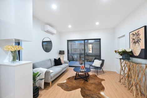 Photo of property in 23a West Harbour Drive, West Harbour, Auckland, 0618