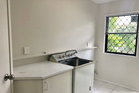 Photo of property in 20 Gillard Place, Eastern Beach, Auckland, 2012