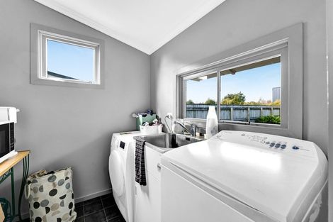 Photo of property in 4 Tawhiti Road, Hawera, 4610