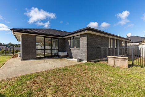 Photo of property in 43 Magnolia Drive, Westown, New Plymouth, 4310