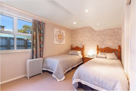 Photo of property in 11 Poplar Drive, Kelvin Heights, Queenstown, 9300