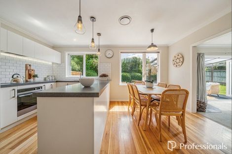 Photo of property in 18 Barberry Grove, Maungaraki, Lower Hutt, 5010