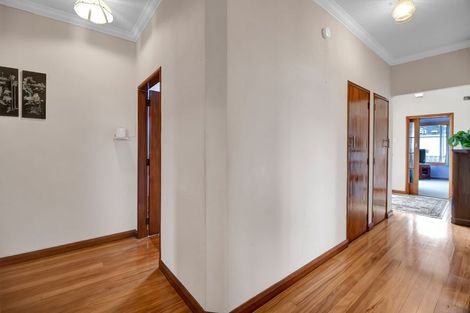 Photo of property in 69 Young Street, New Plymouth, 4310