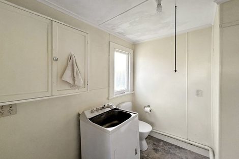 Photo of property in 1 Parkes Avenue, Saint Johns Hill, Whanganui, 4501