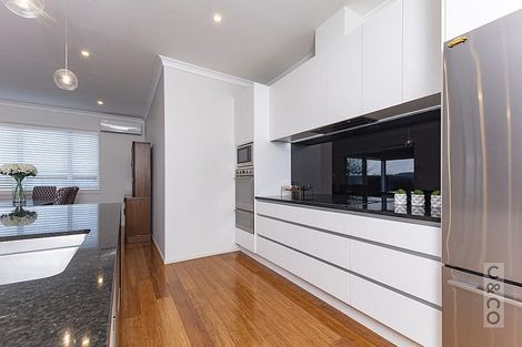 Photo of property in 15 Turpin Road, Riverhead, 0820