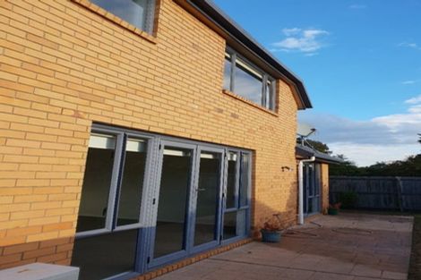 Photo of property in 32 Berkshire Drive, Avonhead, Christchurch, 8042