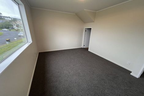 Photo of property in 34b Colchester Crescent, Newlands, Wellington, 6037