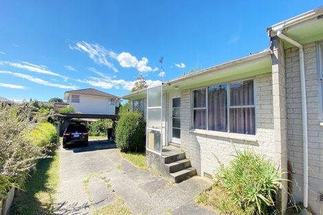 Photo of property in 2/4173a Great North Road, Glen Eden, Auckland, 0602