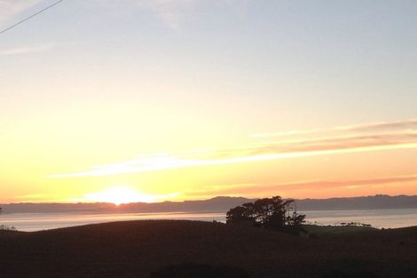 Photo of property in 3143 South Head Road, South Head, Helensville, 0874